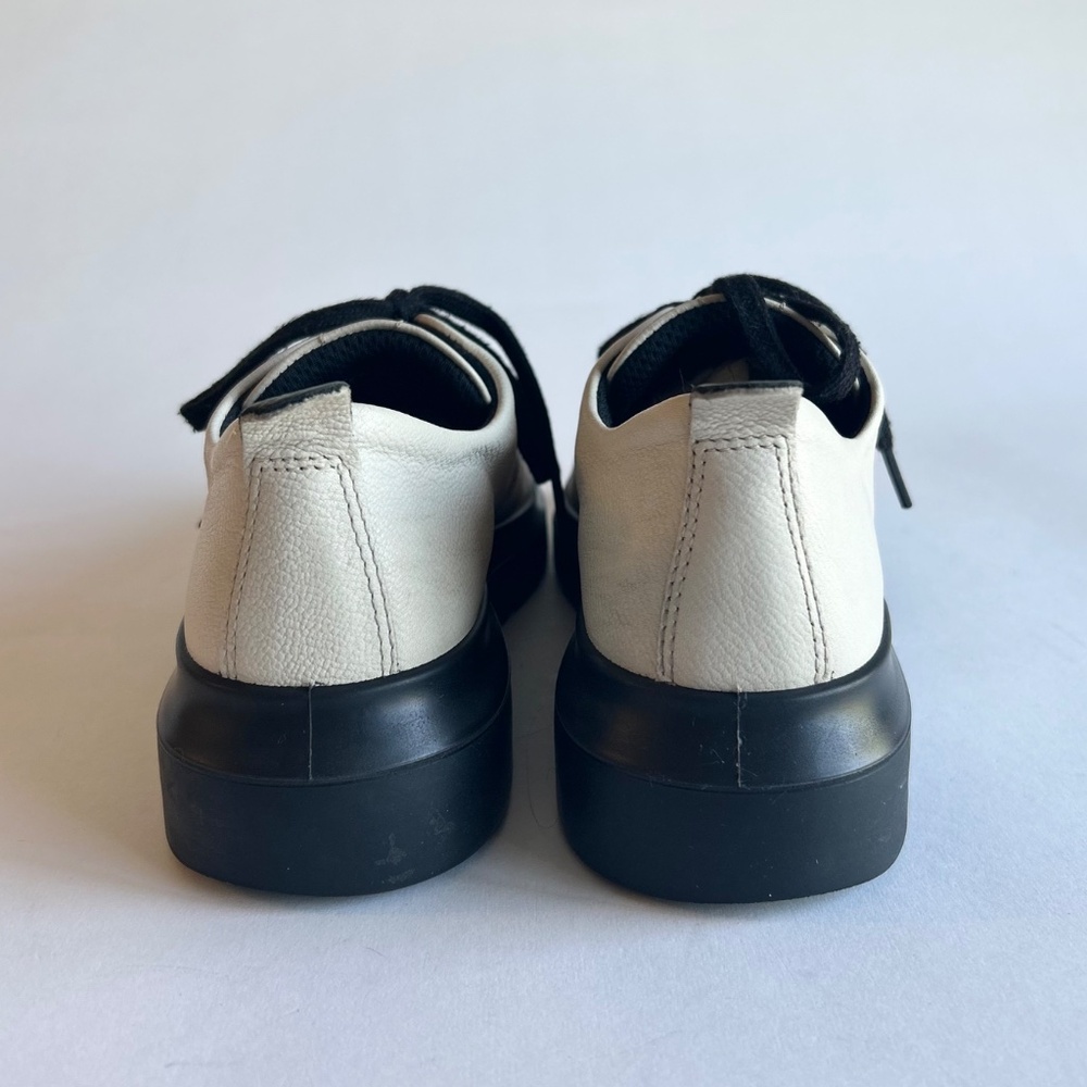 Ecco Ivory Leather Black Rubber Outsole Sneakers size 7.5 - Picture 8 of 13